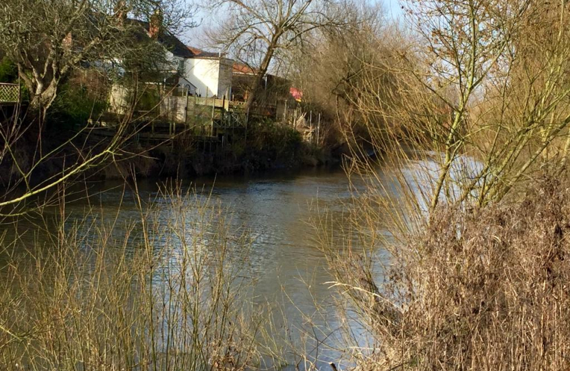 Rising levels of River Severn by Alney Island in 2017: already higher today